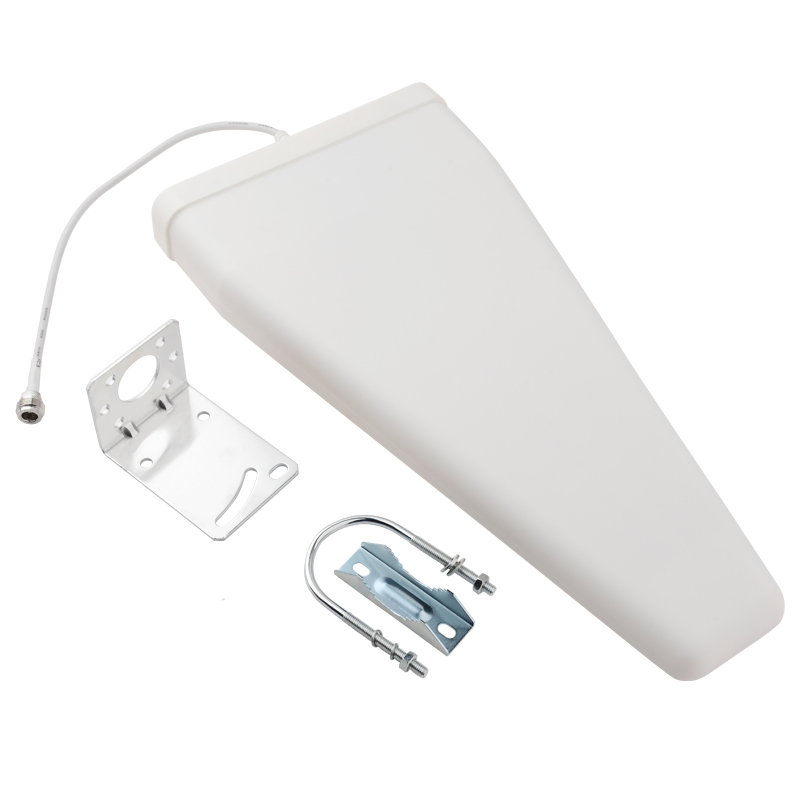  青松路街道对数周期天线定向接收发射700-3700MHz